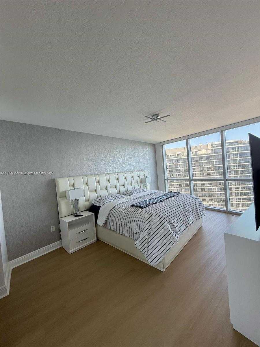 Small Image of 1750 NORTH BAYSHORE DR #5401, Miami Number 10