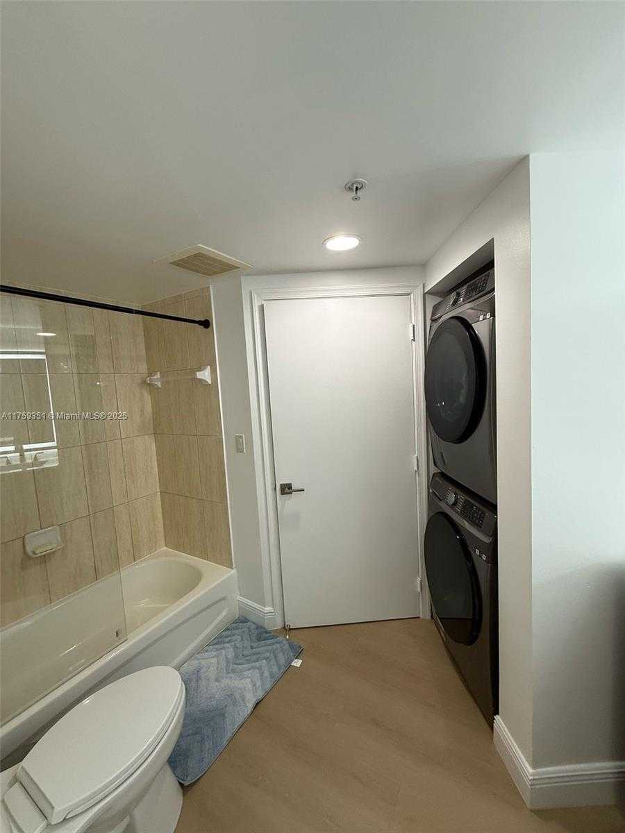 Small Image of 1750 NORTH BAYSHORE DR #5401, Miami Number 18