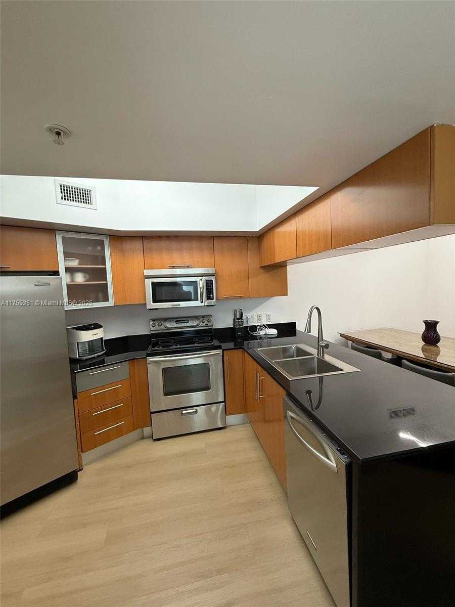 Small Image of 1750 NORTH BAYSHORE DR #5401, Miami Number 24