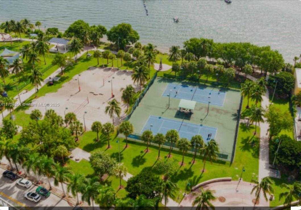 Small Image of 1750 NORTH BAYSHORE DR #5401, Miami Number 25