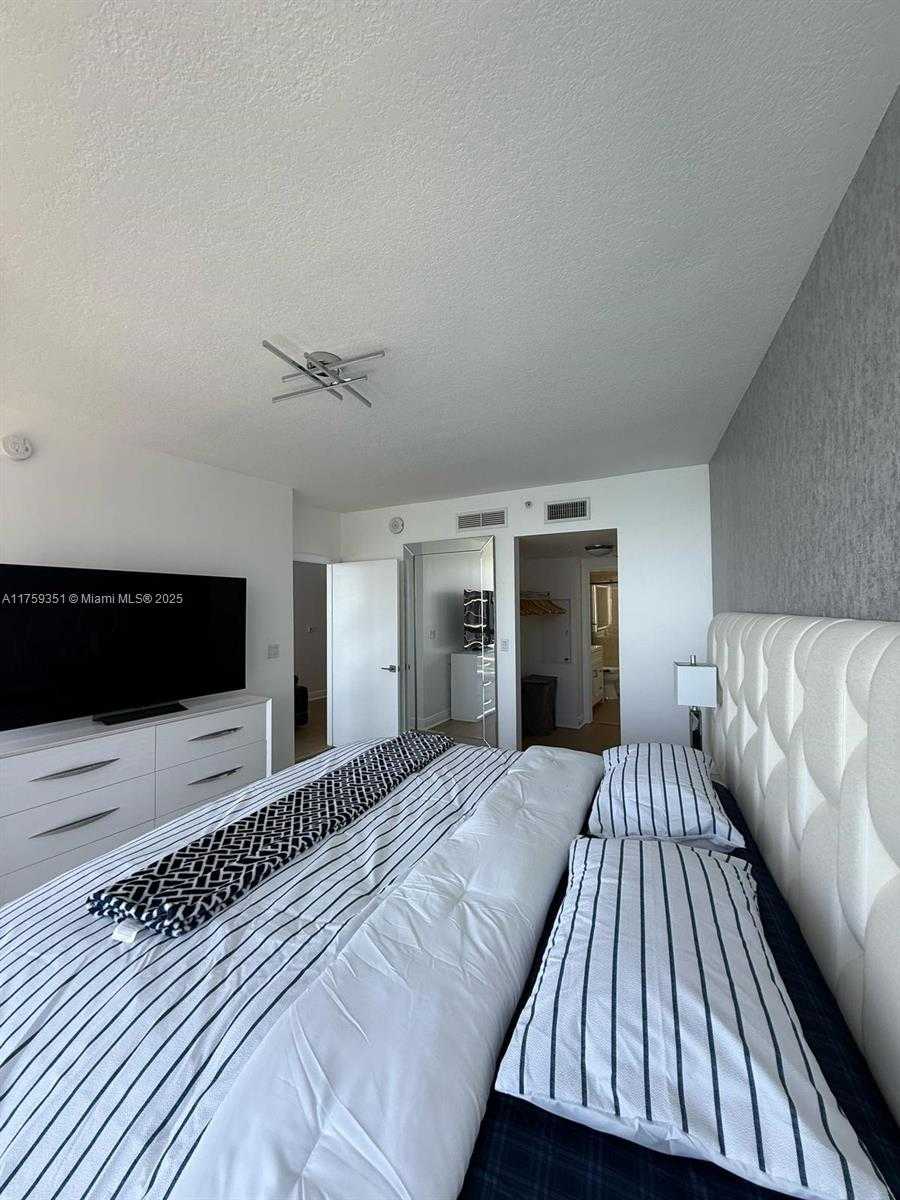 Small Image of 1750 NORTH BAYSHORE DR #5401, Miami Number 7