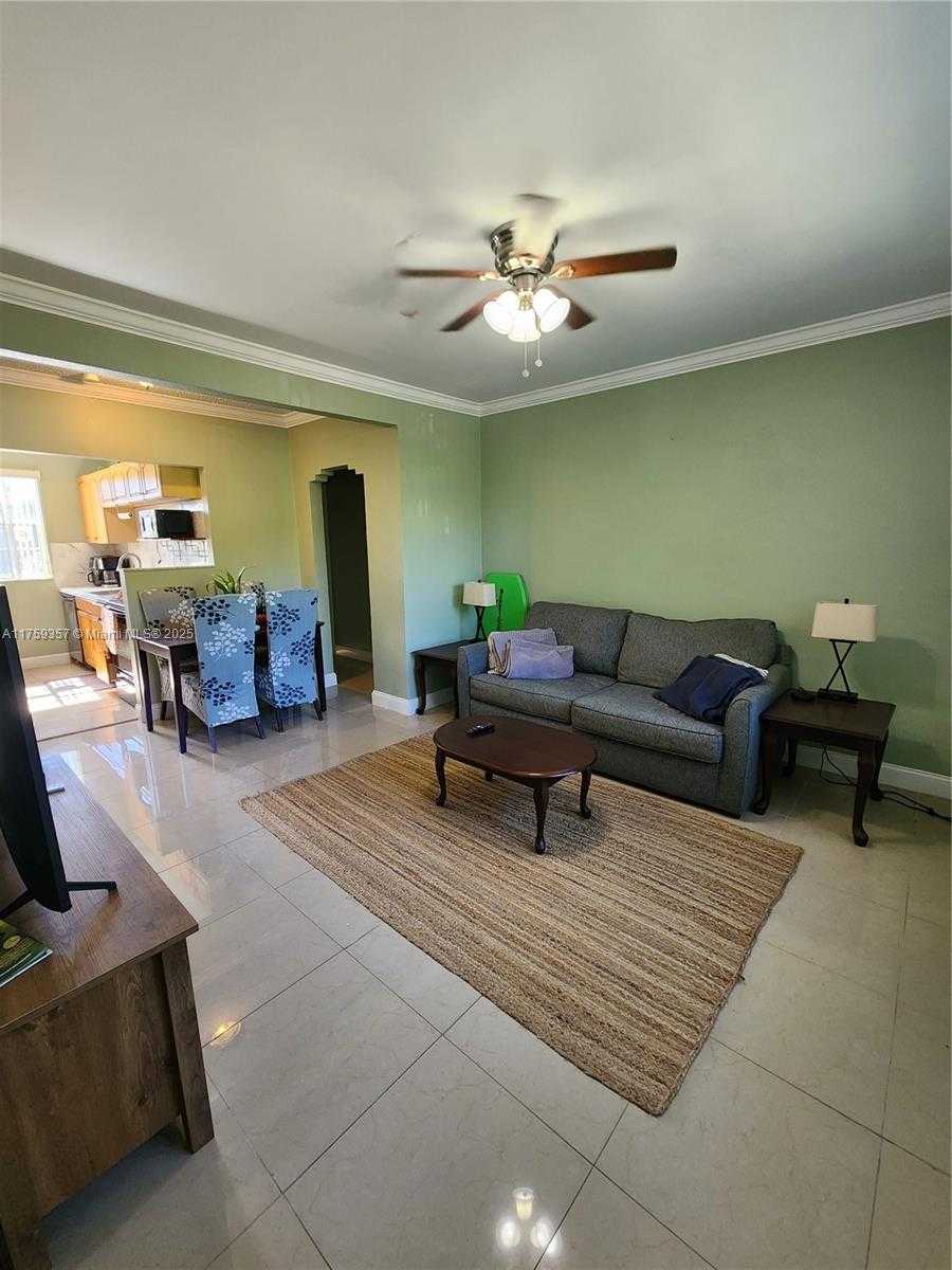 Small Image of 319 #4, Hollywood Number 6