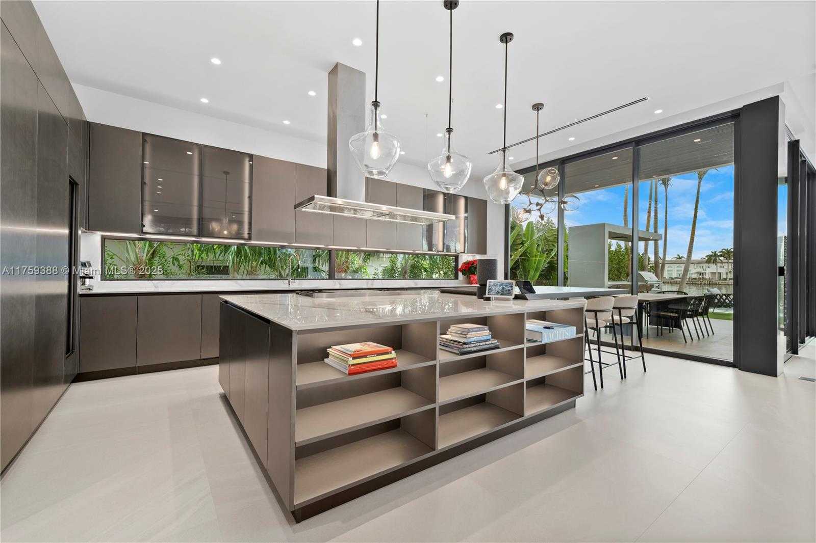Small Image of 315 NORTH SHORE DR, Miami Beach Number 11