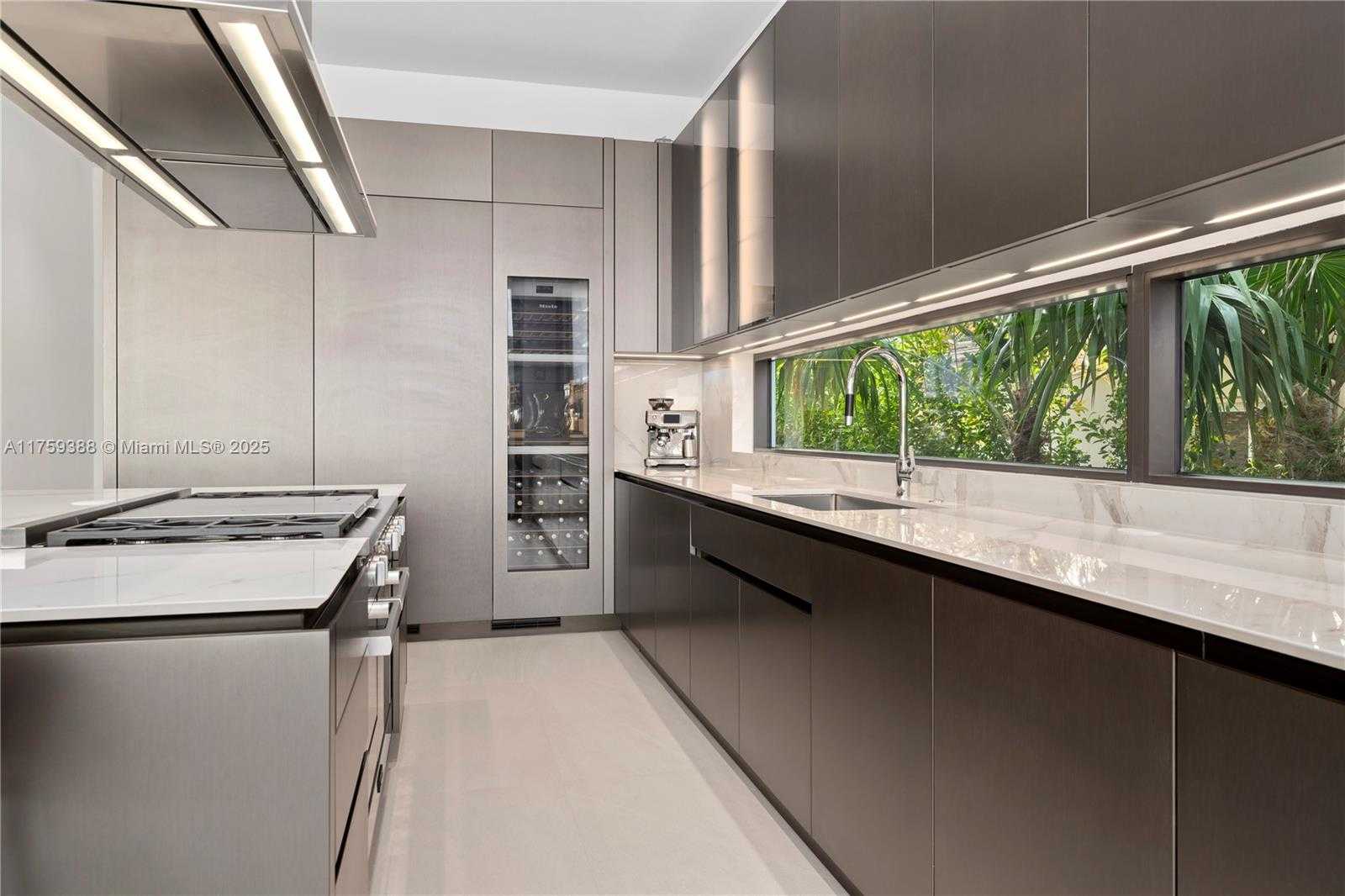 Small Image of 315 NORTH SHORE DR, Miami Beach Number 18