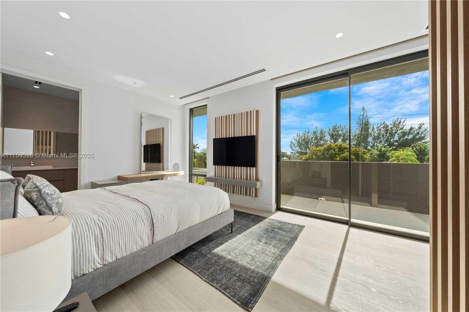 Small Image of 315 NORTH SHORE DR, Miami Beach Number 45