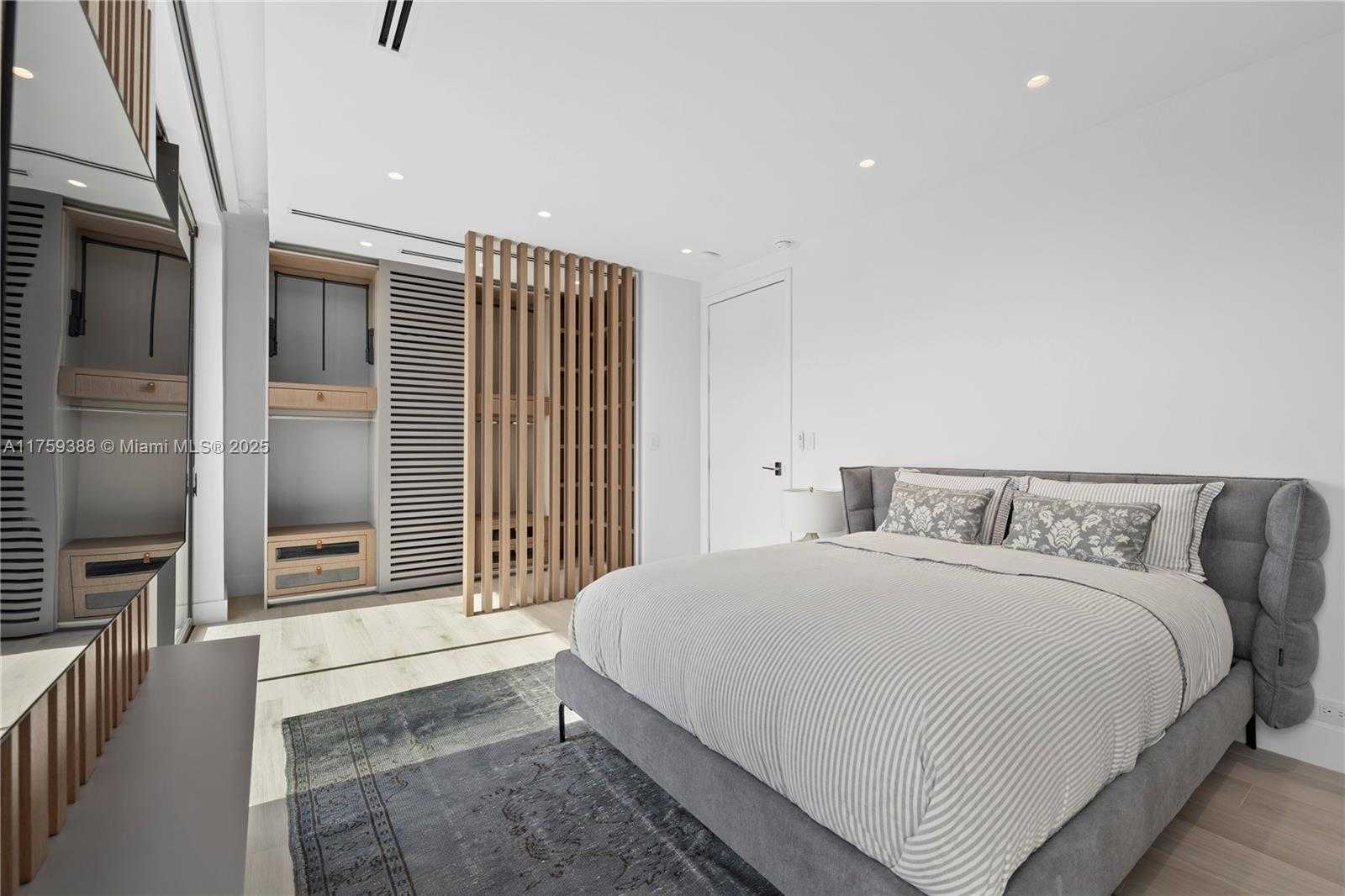 Small Image of 315 NORTH SHORE DR, Miami Beach Number 46