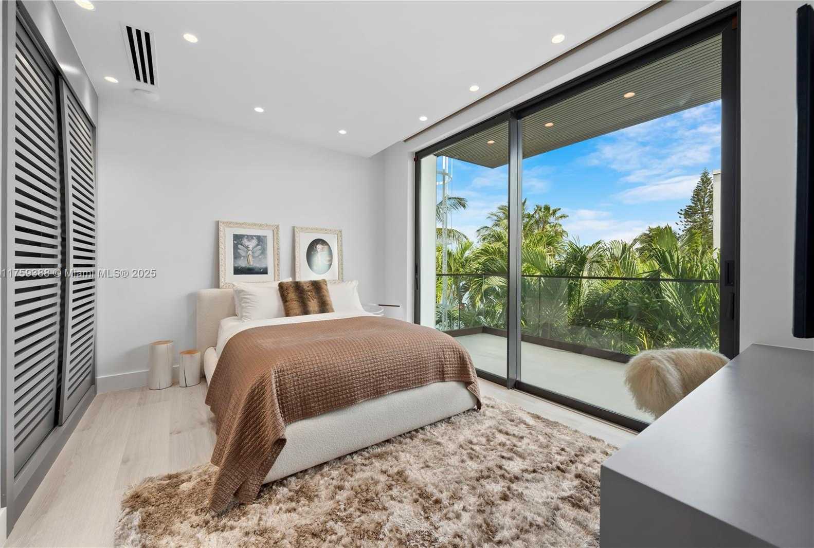 Small Image of 315 NORTH SHORE DR, Miami Beach Number 49