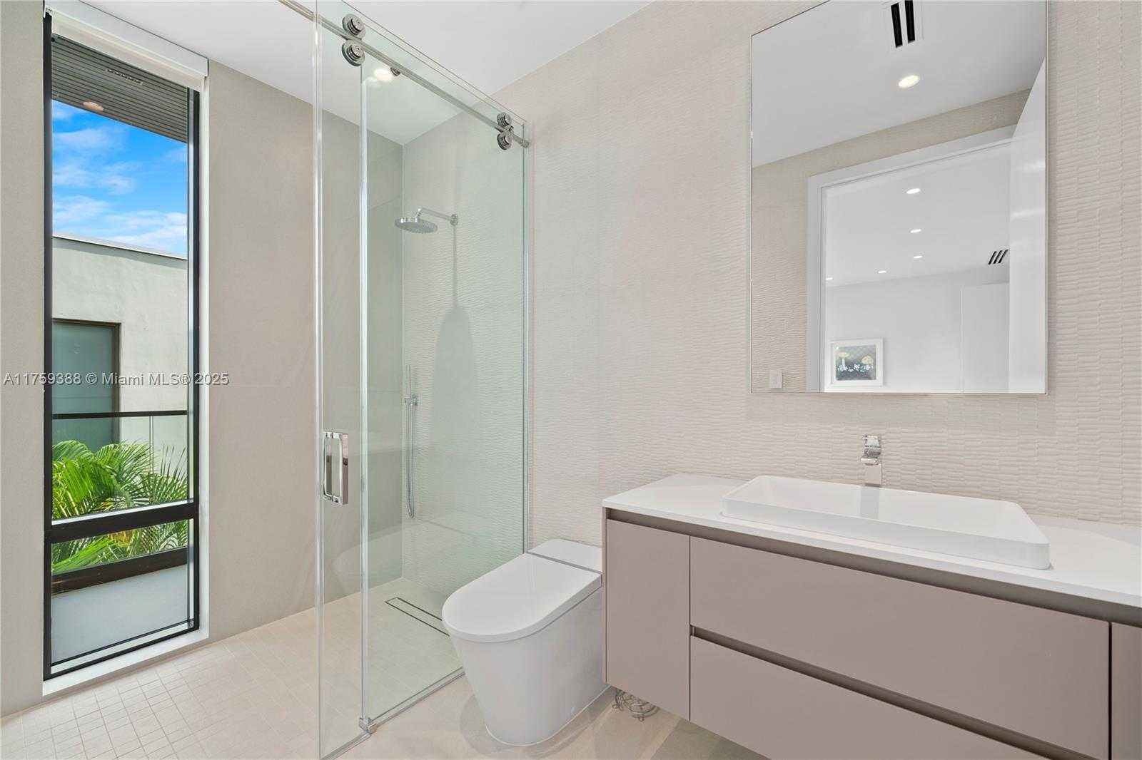 Small Image of 315 NORTH SHORE DR, Miami Beach Number 51