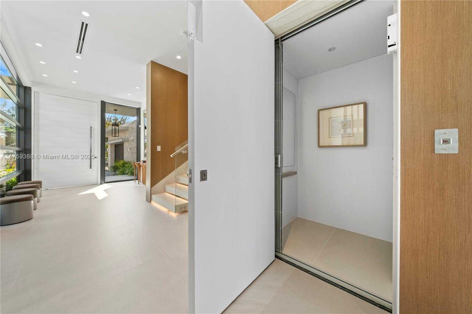 Small Image of 315 NORTH SHORE DR, Miami Beach Number 52