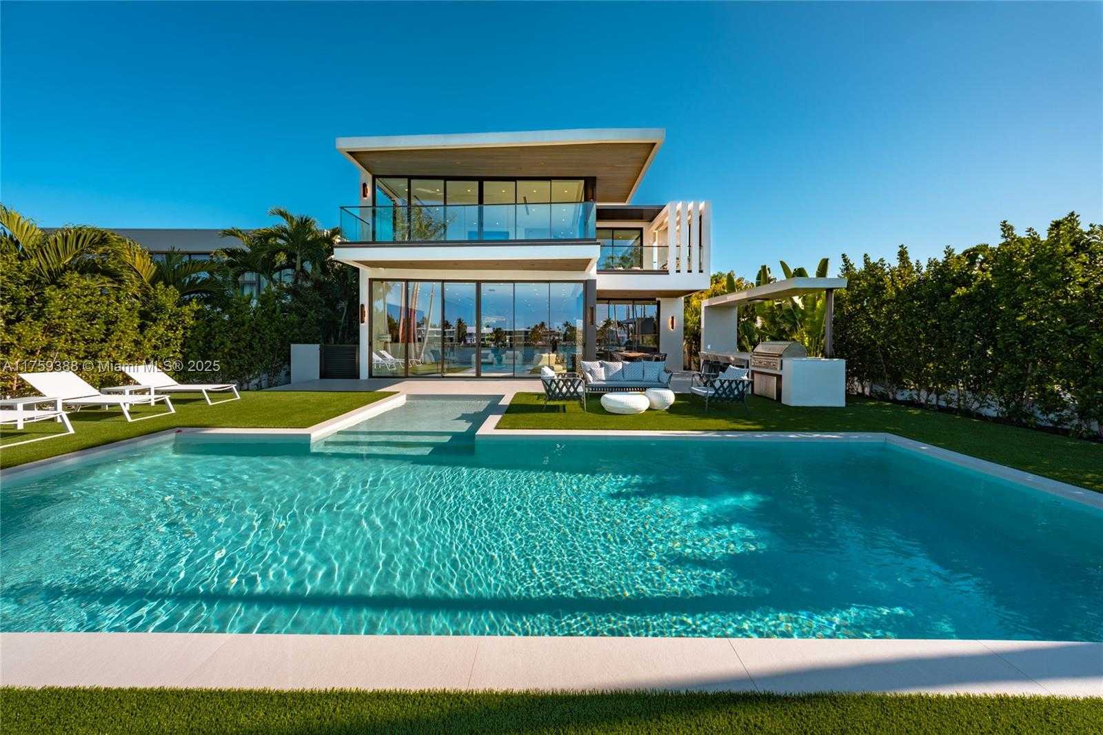 Small Image of 315 NORTH SHORE DR, Miami Beach Number 64