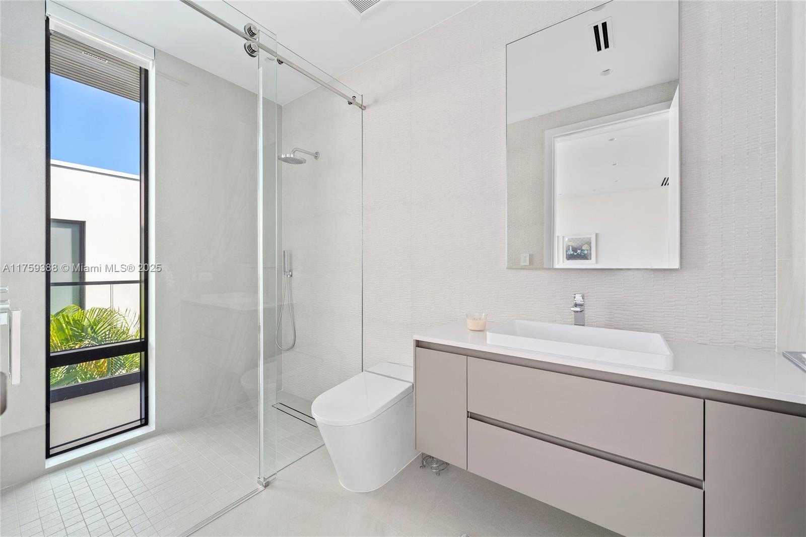 Small Image of 315 NORTH SHORE DR, Miami Beach Number 88