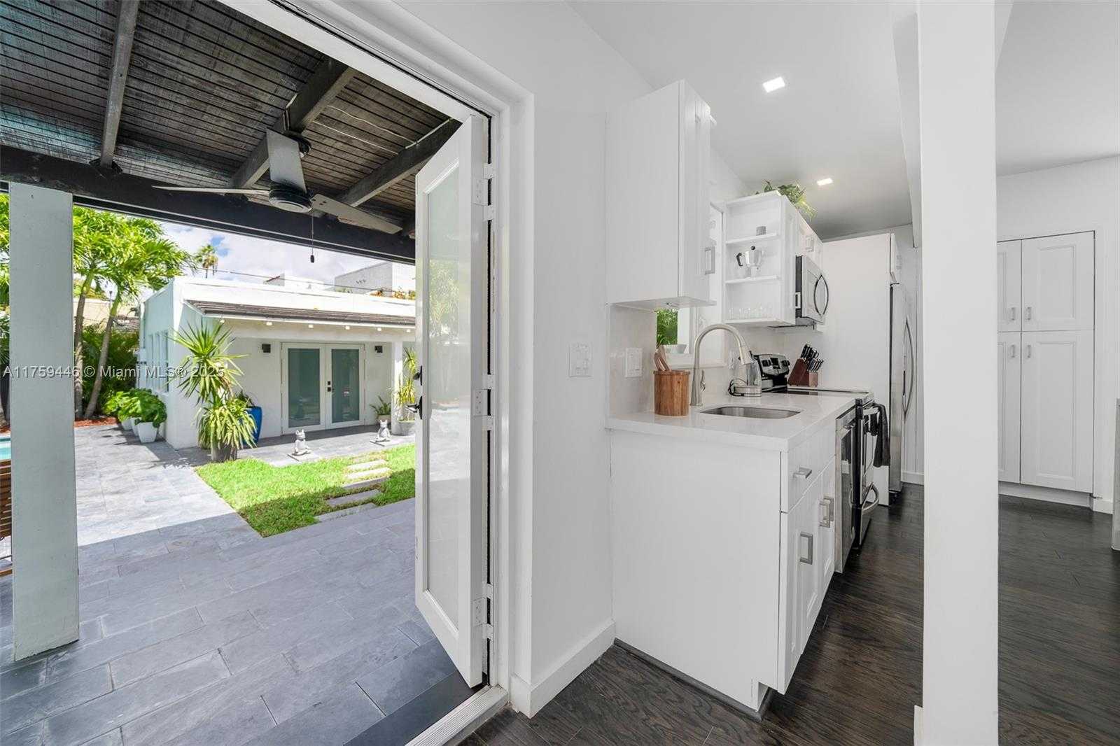 Small Image of 1745 SOUTH WEST 10TH ST, Miami Number 14