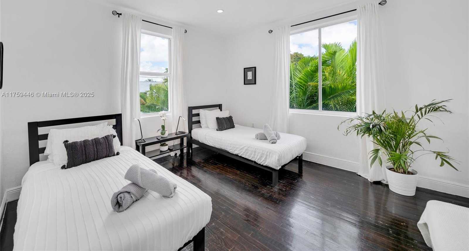 Small Image of 1745 SOUTH WEST 10TH ST, Miami Number 24