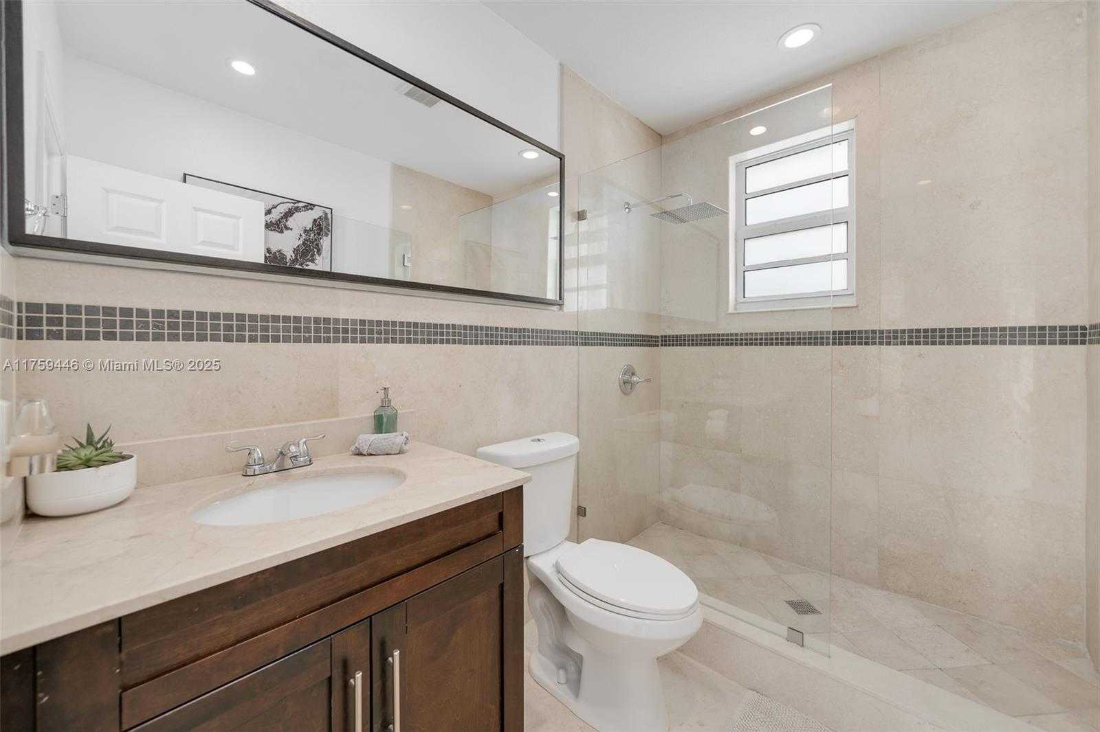 Small Image of 1745 SOUTH WEST 10TH ST, Miami Number 25