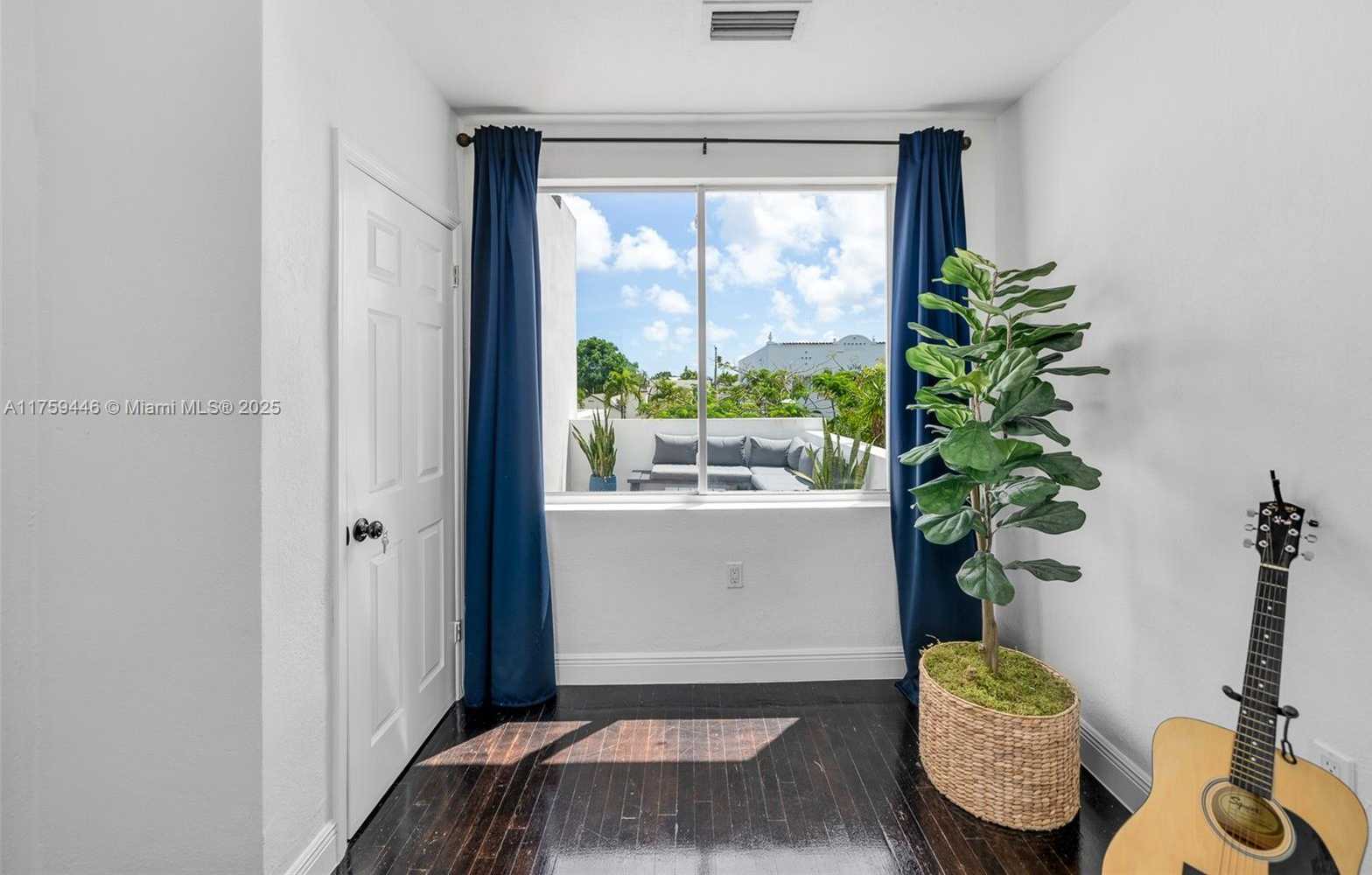 Small Image of 1745 SOUTH WEST 10TH ST, Miami Number 27