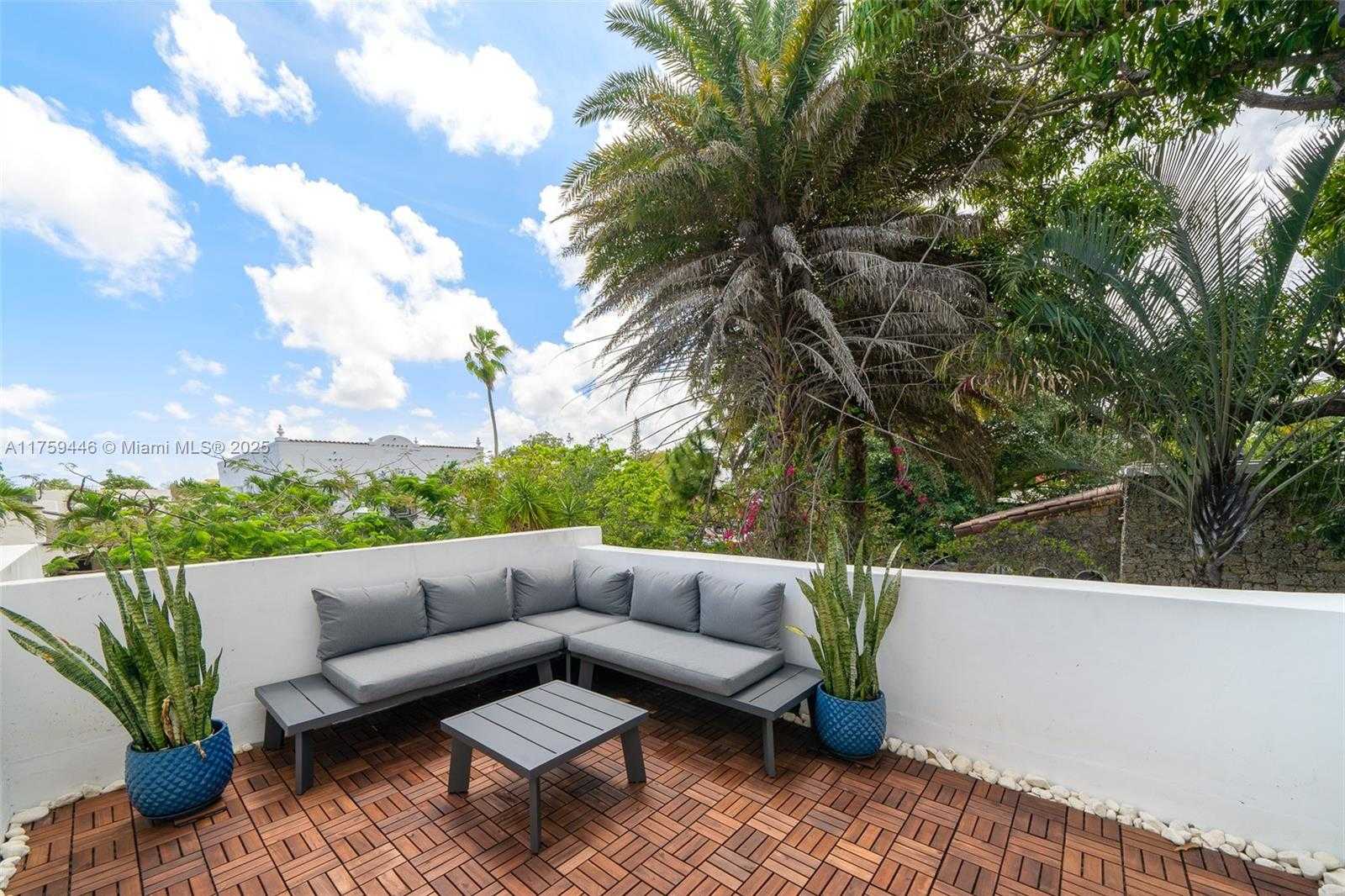 Small Image of 1745 SOUTH WEST 10TH ST, Miami Number 28