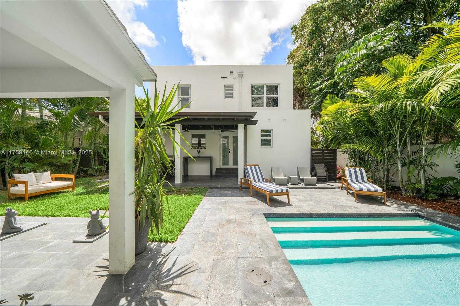 Small Image of 1745 SOUTH WEST 10TH ST, Miami Number 3