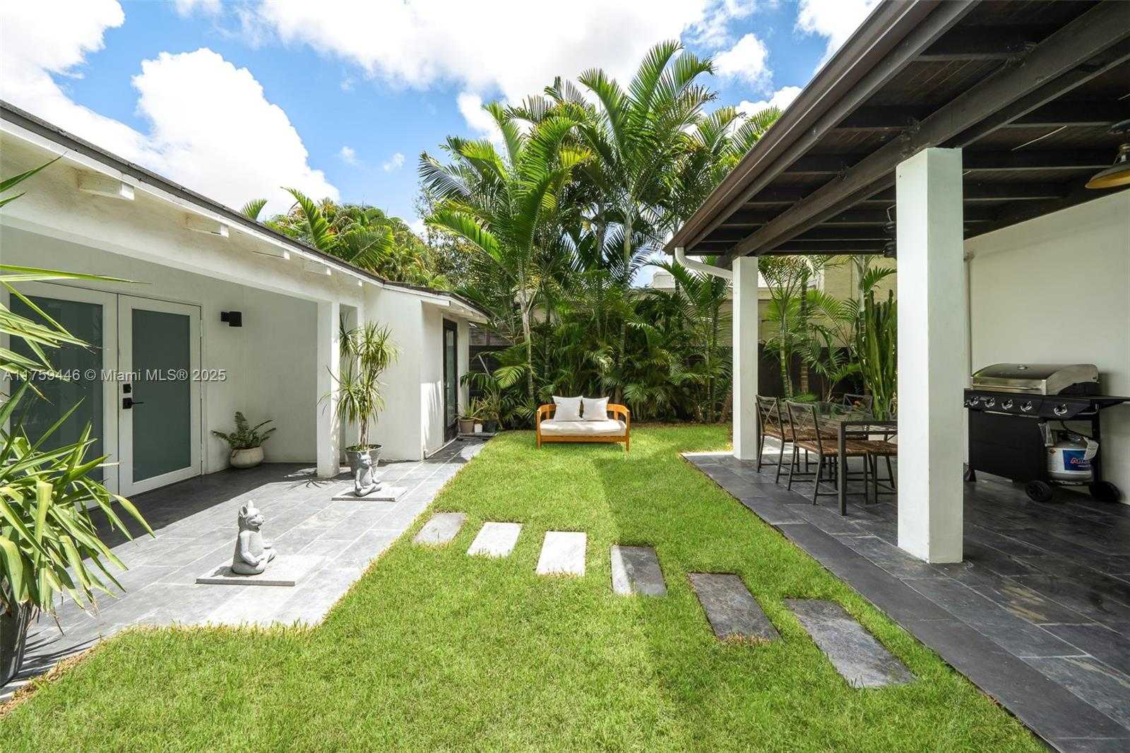 Small Image of 1745 SOUTH WEST 10TH ST, Miami Number 30