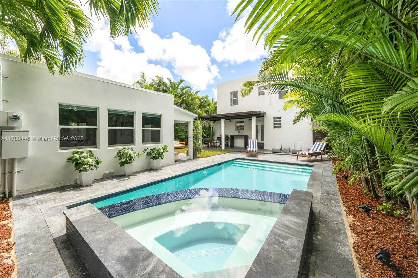 Small Image of 1745 SOUTH WEST 10TH ST, Miami Number 4