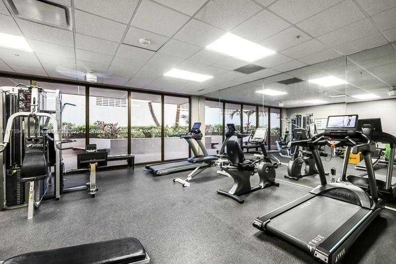 Small Image of 1623 Collins Ave, Miami Beach, FL 33139, USA Number 10