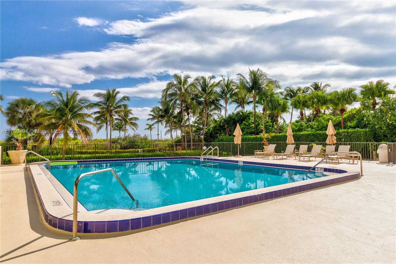 Small Image of 1623 Collins Ave, Miami Beach, FL 33139, USA Number 11