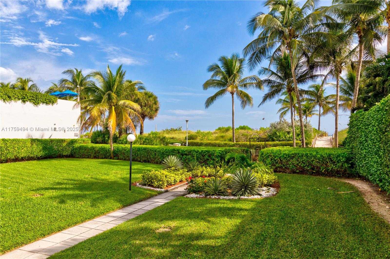 Small Image of 1623 Collins Ave, Miami Beach, FL 33139, USA Number 12