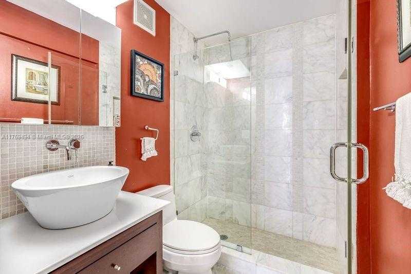 Small Image of 1623 Collins Ave, Miami Beach, FL 33139, USA Number 33