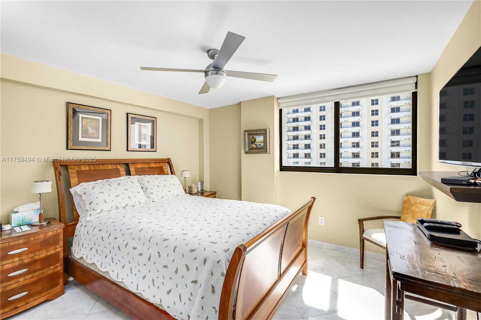 Small Image of 1623 Collins Ave, Miami Beach, FL 33139, USA Number 34