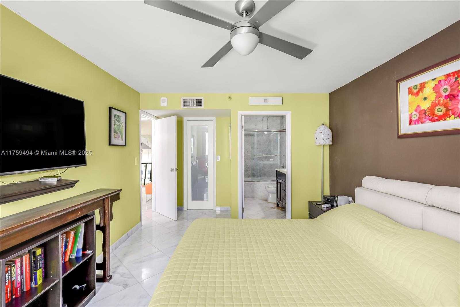 Small Image of 1623 Collins Ave, Miami Beach, FL 33139, USA Number 38