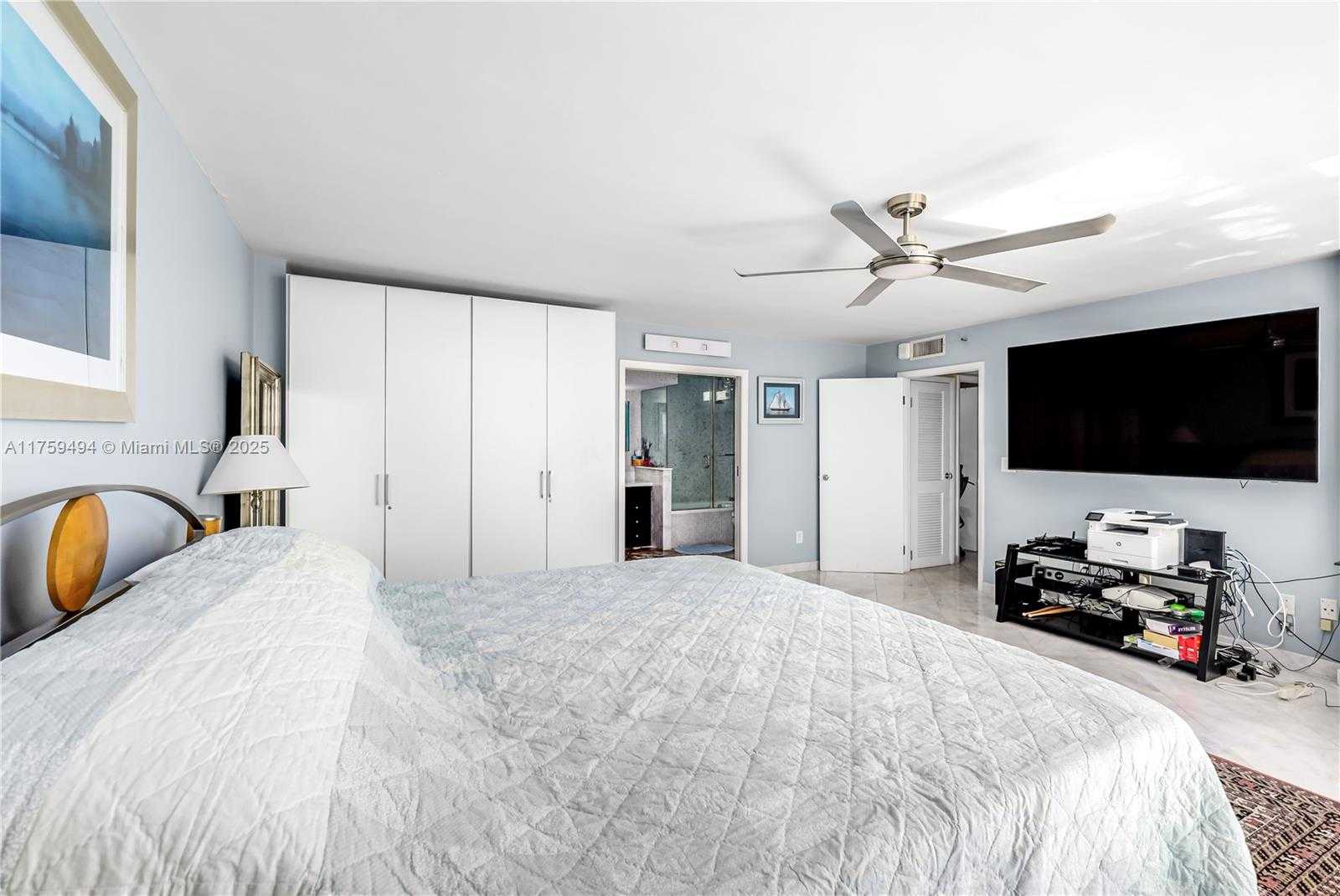 Small Image of 1623 Collins Ave, Miami Beach, FL 33139, USA Number 43