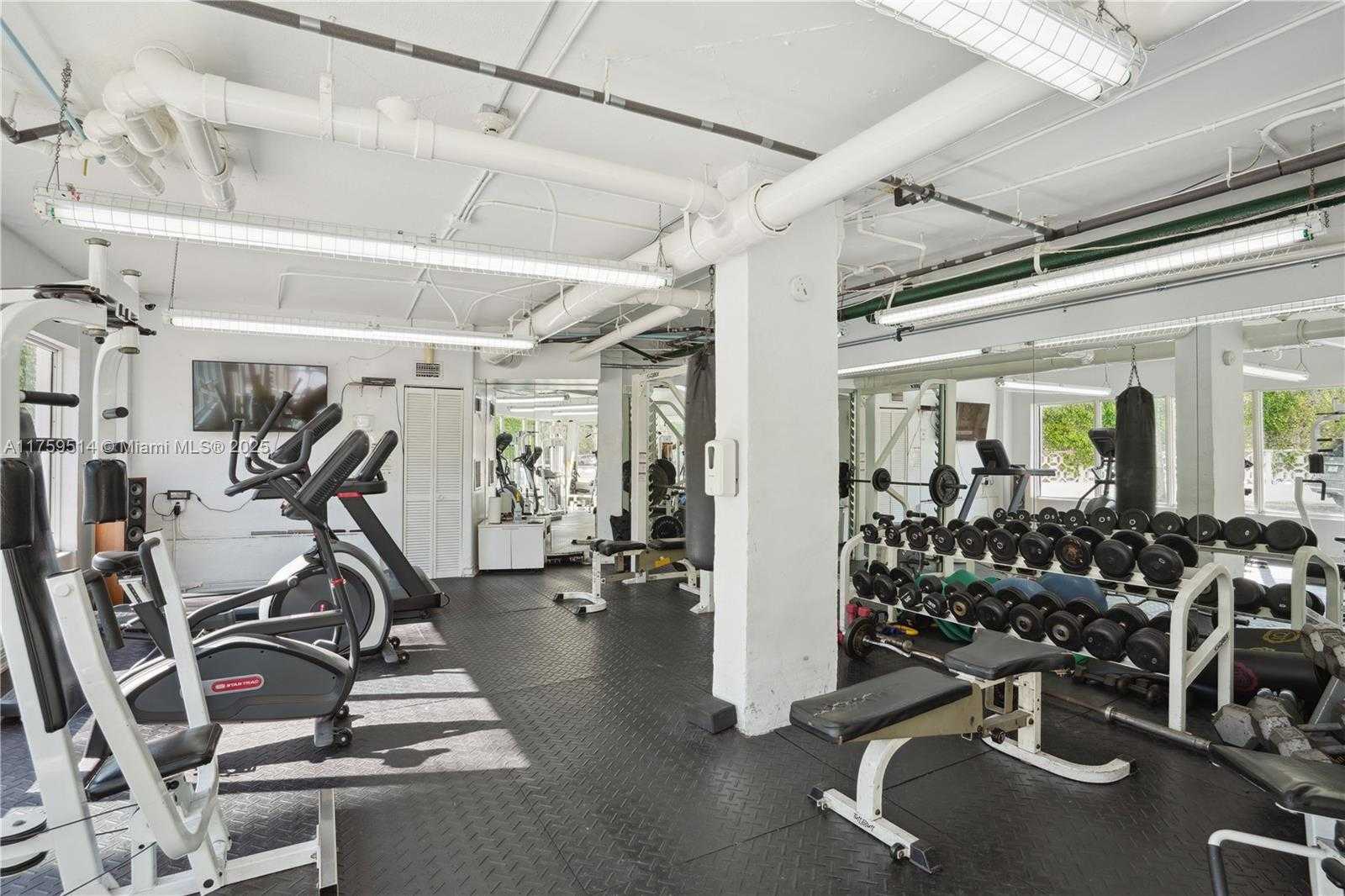 Small Image of 1881 WASHINGTON AVE #7F, Miami Beach Number 35