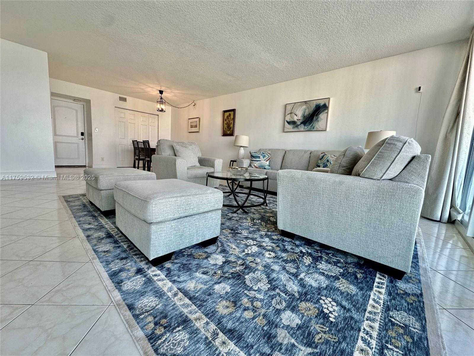 Small Image of 100 BAYVIEW DR #1504, Sunny Isles Beach Number 5