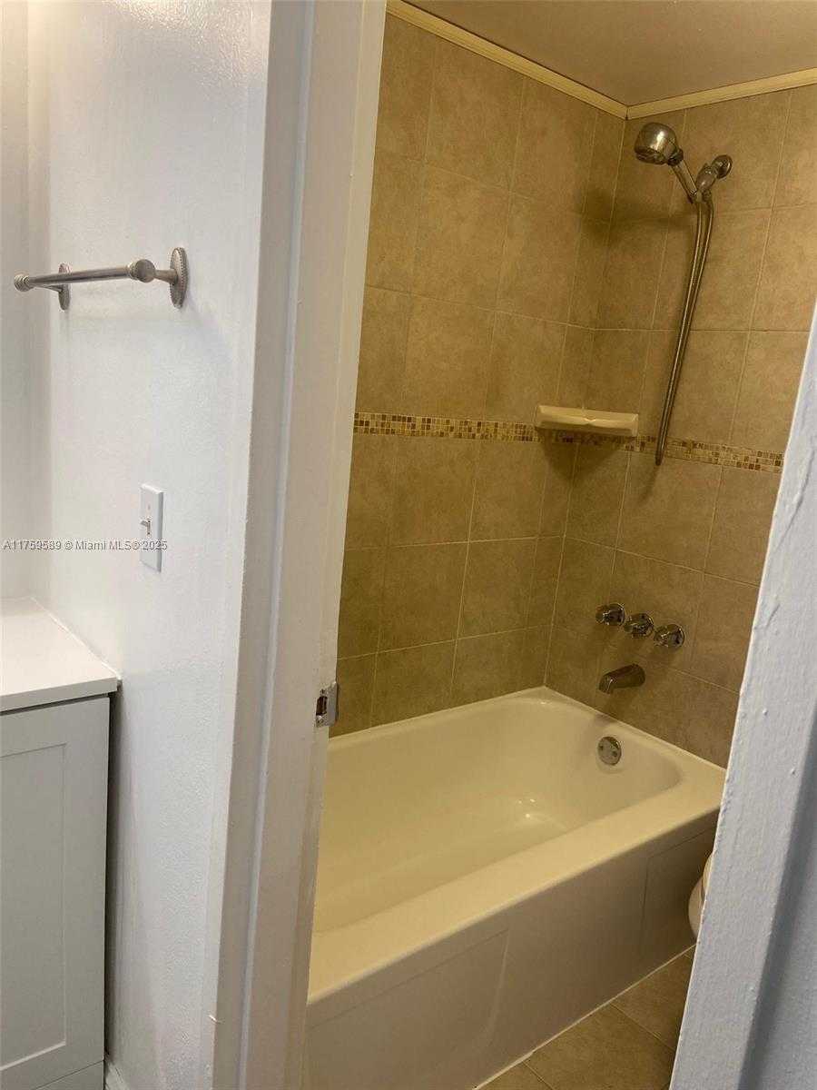 Small Image of 3660 NORTH EAST 166TH ST #810, North Miami Beach Number 16