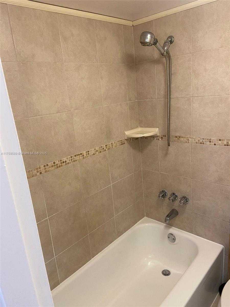 Small Image of 3660 NORTH EAST 166TH ST #810, North Miami Beach Number 17