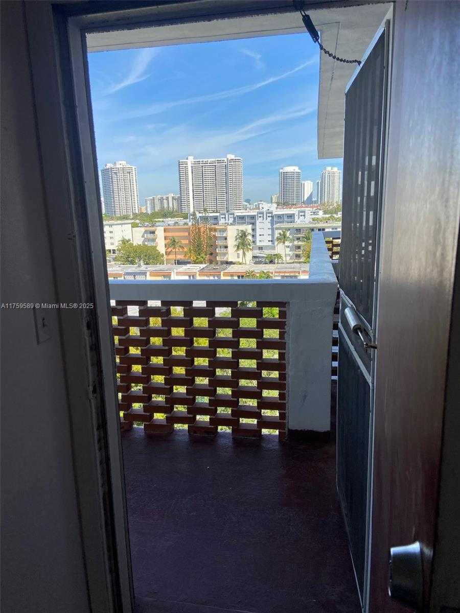 Small Image of 3660 NORTH EAST 166TH ST #810, North Miami Beach Number 19