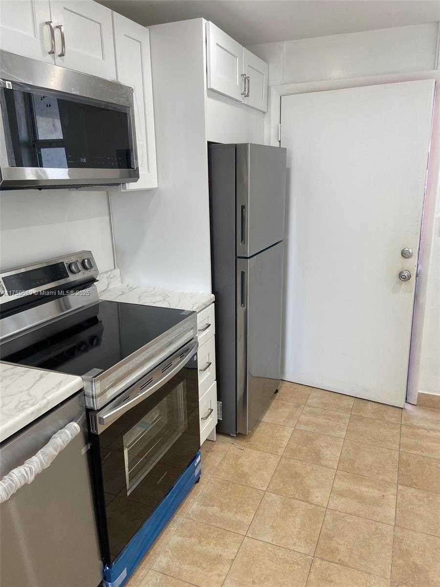 Small Image of 3660 NORTH EAST 166TH ST #810, North Miami Beach Number 2