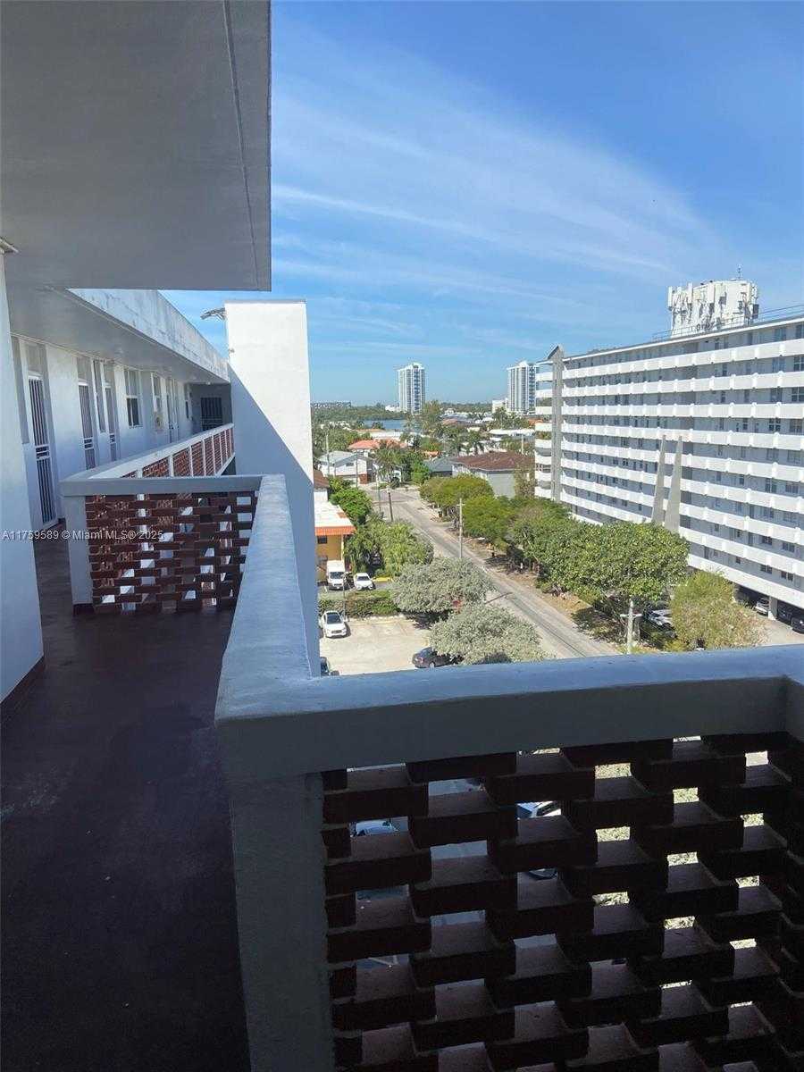 Small Image of 3660 NORTH EAST 166TH ST #810, North Miami Beach Number 21