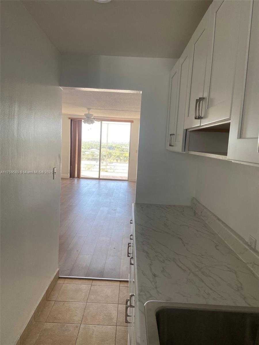 Small Image of 3660 NORTH EAST 166TH ST #810, North Miami Beach Number 6