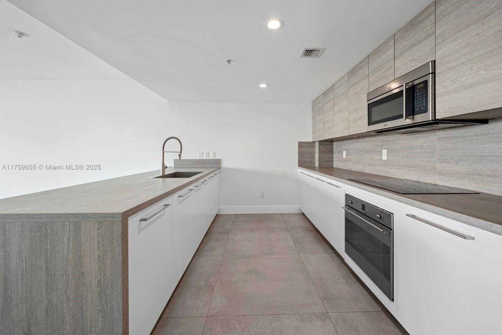 Small Image of 400 SUNNY ISLES BLVD #705, Sunny Isles Beach Number 3