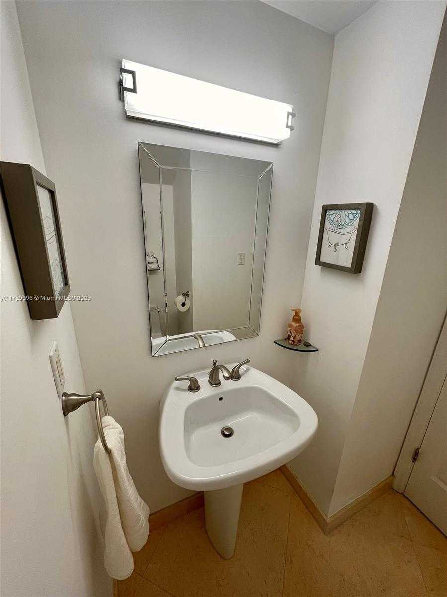 Small Image of 1745 Hallandale Beach Blvd, Hallandale Beach, FL 33009, USA Number 13