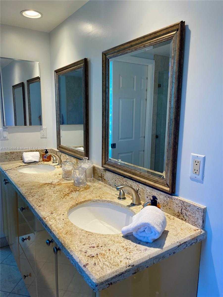 Small Image of 1745 Hallandale Beach Blvd, Hallandale Beach, FL 33009, USA Number 16