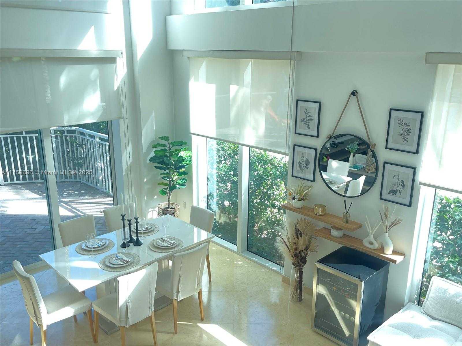 Small Image of 1745 Hallandale Beach Blvd, Hallandale Beach, FL 33009, USA Number 5