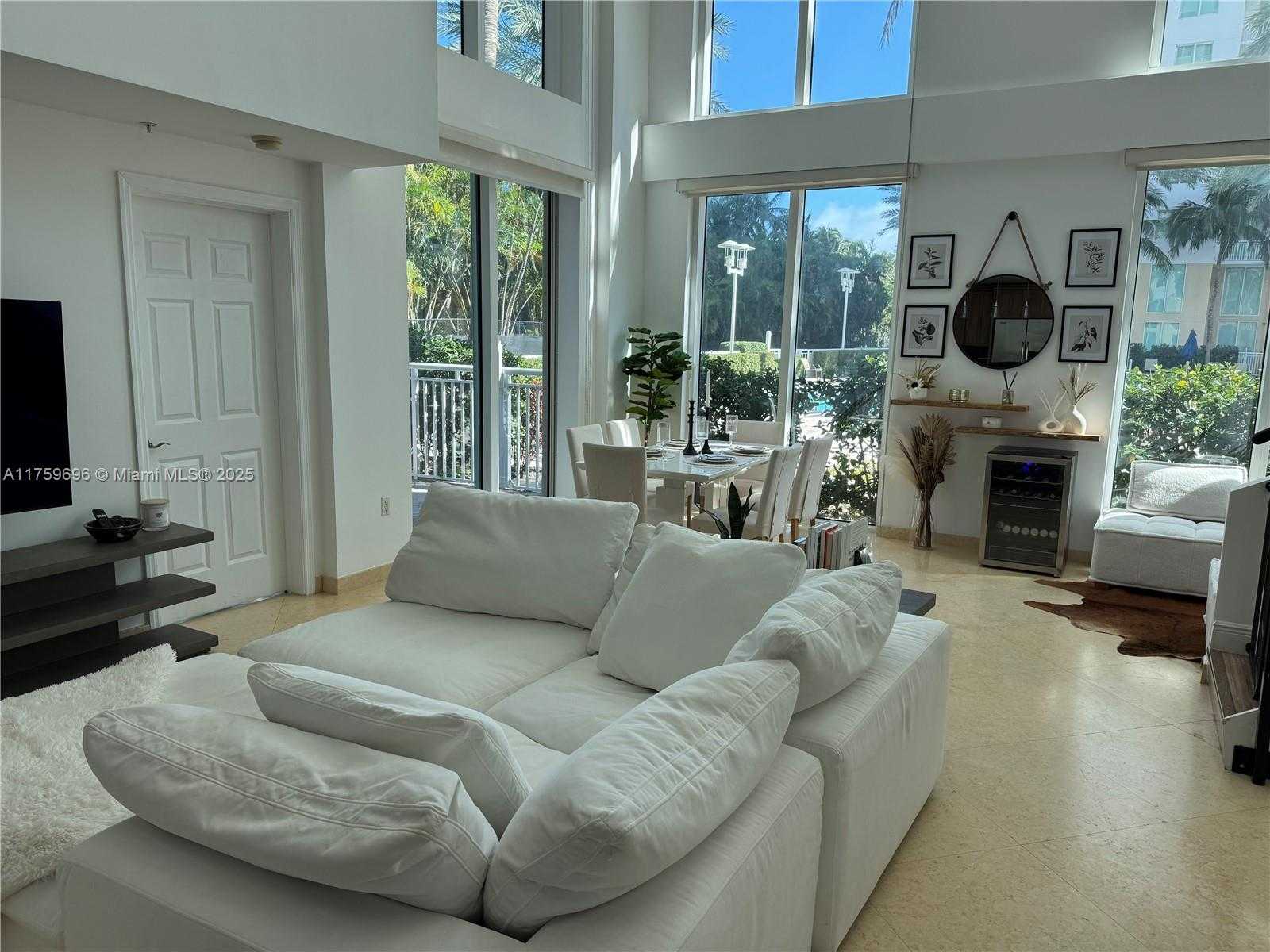 Small Image of 1745 Hallandale Beach Blvd, Hallandale Beach, FL 33009, USA Number 6