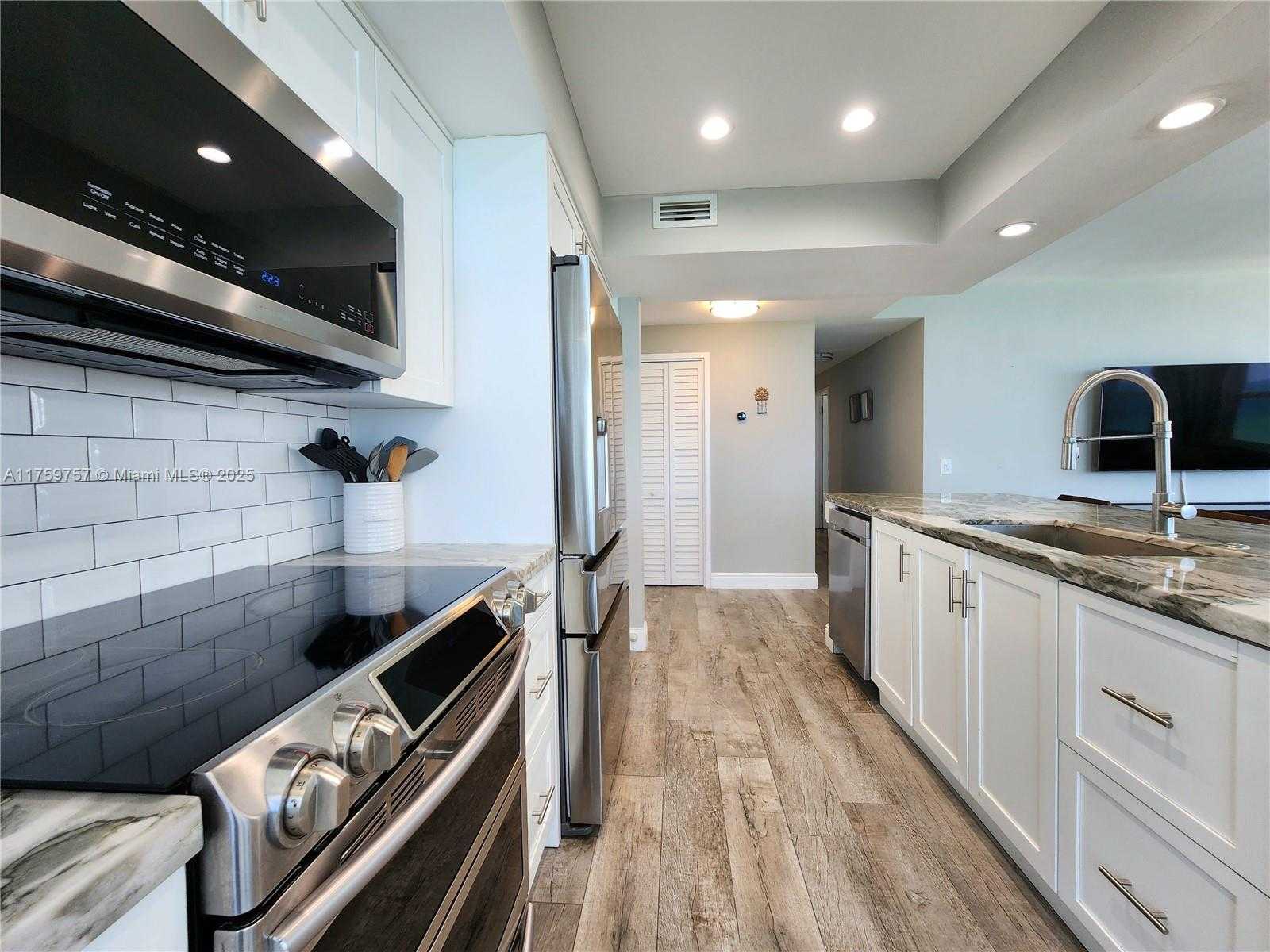 Small Image of 3505 SOUTH OCEAN DR #612, Hollywood Number 17