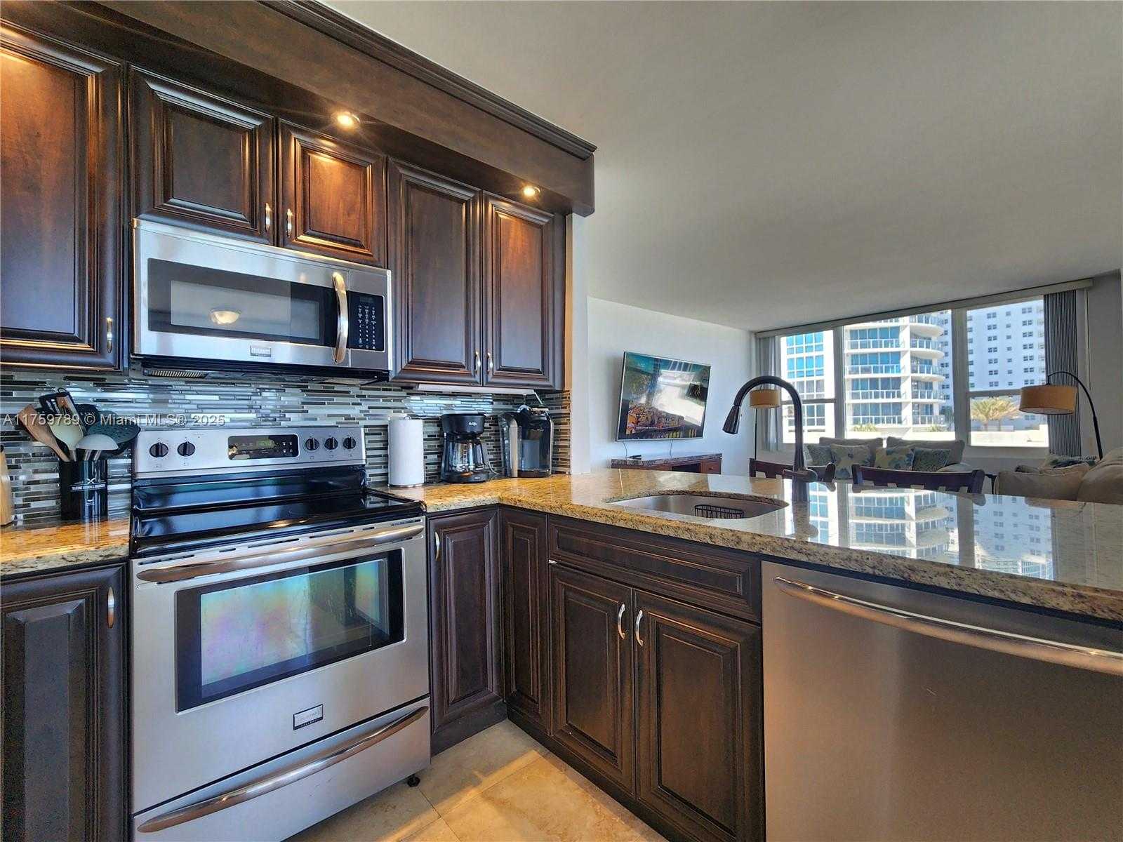 Small Image of 3505 SOUTH OCEAN DR #412, Hollywood Number 14