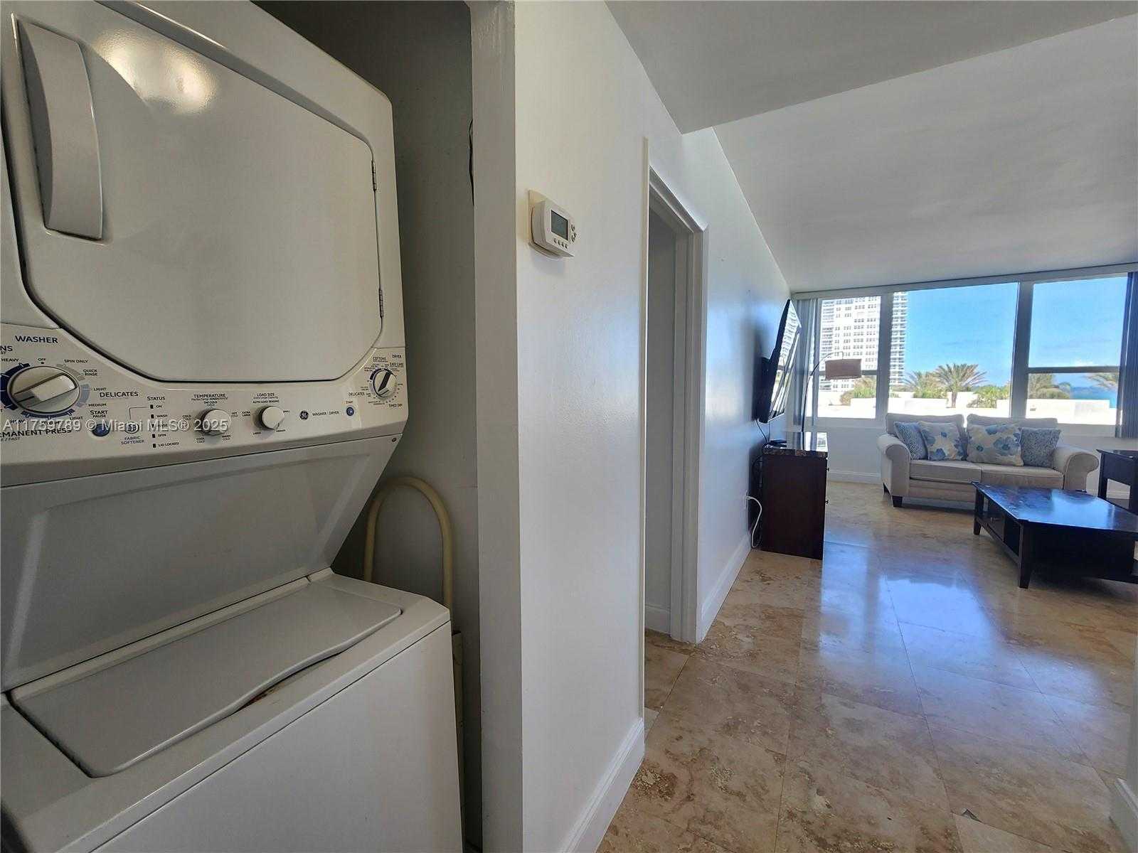 Small Image of 3505 SOUTH OCEAN DR #412, Hollywood Number 16