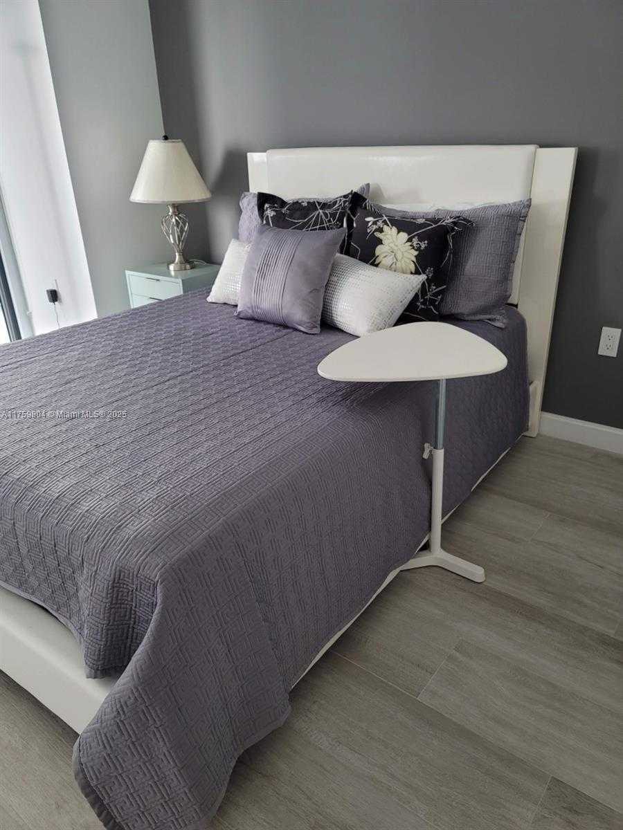 Small Image of 55 SOUTH WEST 9TH ST #2709, Miami Number 5