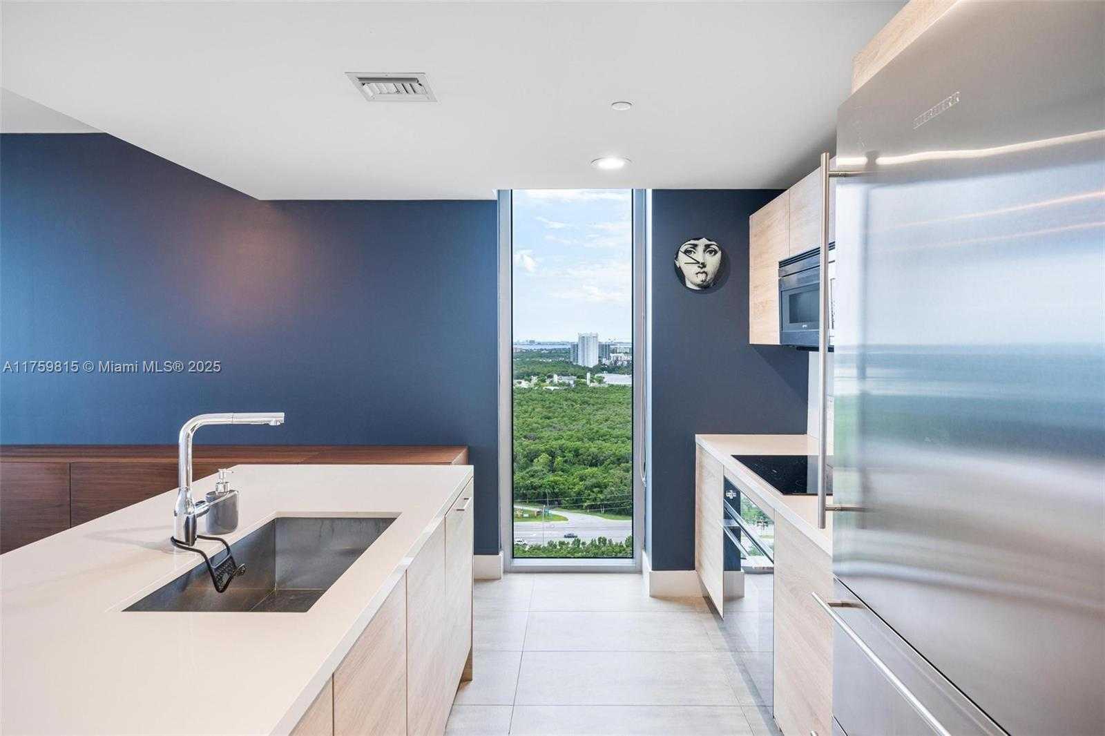 Small Image of 16385 BISCAYNE BLVD #2521, North Miami Beach Number 12
