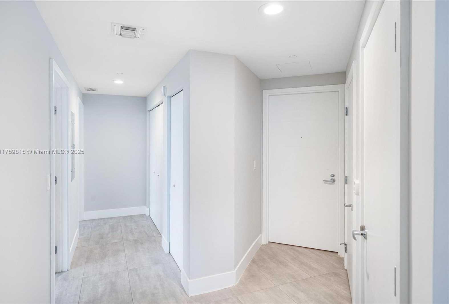 Small Image of 16385 BISCAYNE BLVD #2521, North Miami Beach Number 13
