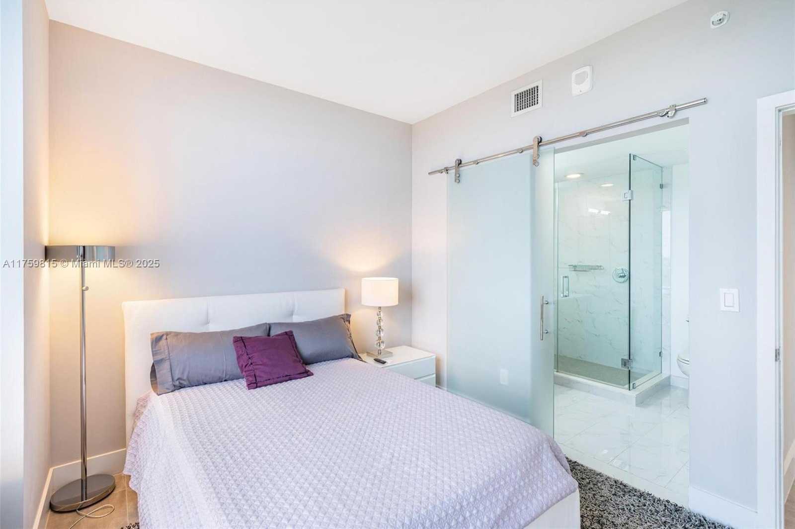 Small Image of 16385 BISCAYNE BLVD #2521, North Miami Beach Number 24